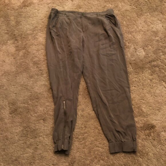 womens jogger - Picture 3 of 3
